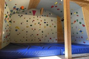 Freizeitraum mit Boulderwand Pressmind Bild-ID : 3797063