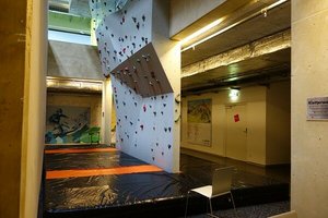 Indoor-Boulderwand