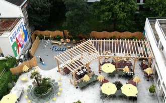 Innenhof mit Terrasse - alle Fotos ©FIAP / Bertrand Noël / François Le Guen