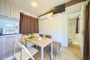 Beispiel Essecke und Badezimmer
