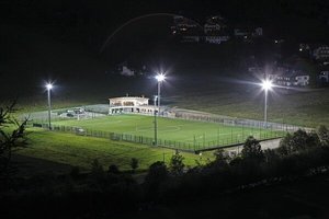 Fußballplatz mit Flutlichtanlage Pressmind Bild-ID : 1258021