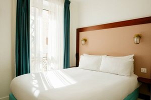 Zimmerbeispiel mit Doppelbett