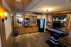 Spieltisch & Getränkeautomat B&B1