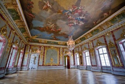 Prunkvoller Saal im Schloss Rundale – ein kultureller Höhepunkt jeder Klassenfahrt Riga