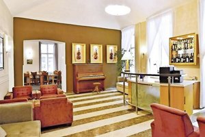 Lobbybereich mit Bar