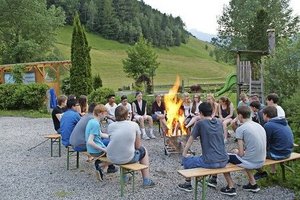 Lagerfeuerabend im Klassenverband Pressmind Bild-ID : 1258457