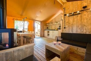 Wohn-/EssbereichLuxus-Lodge-Zelt Beispiel