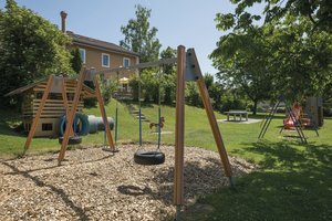 Garten mit Spielplatz Pressmind Bild-ID : 3513891