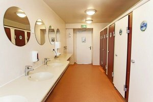 Gemeinschaftsbadezimmerbeispiel Pressmind Bild-ID : 1345239