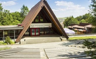 Freiluftbühne im Feriendorf Pressmind Bild-ID : 2612403