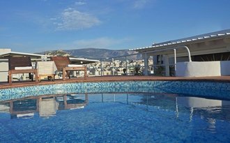 Dachterrasse mit Pool & Bar