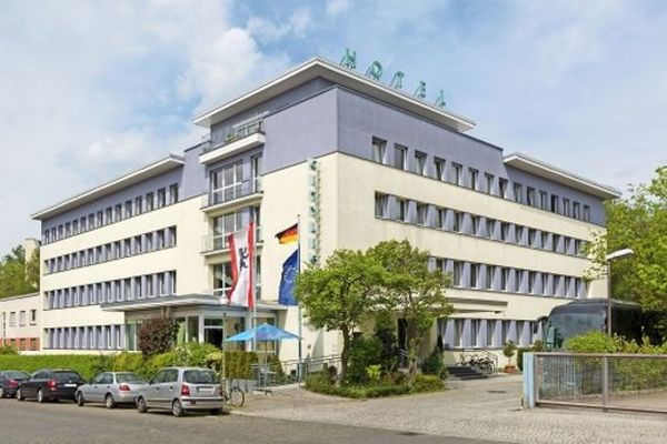 Außenansicht auf das alpetour-eigenes Hotel City Light in Berlin